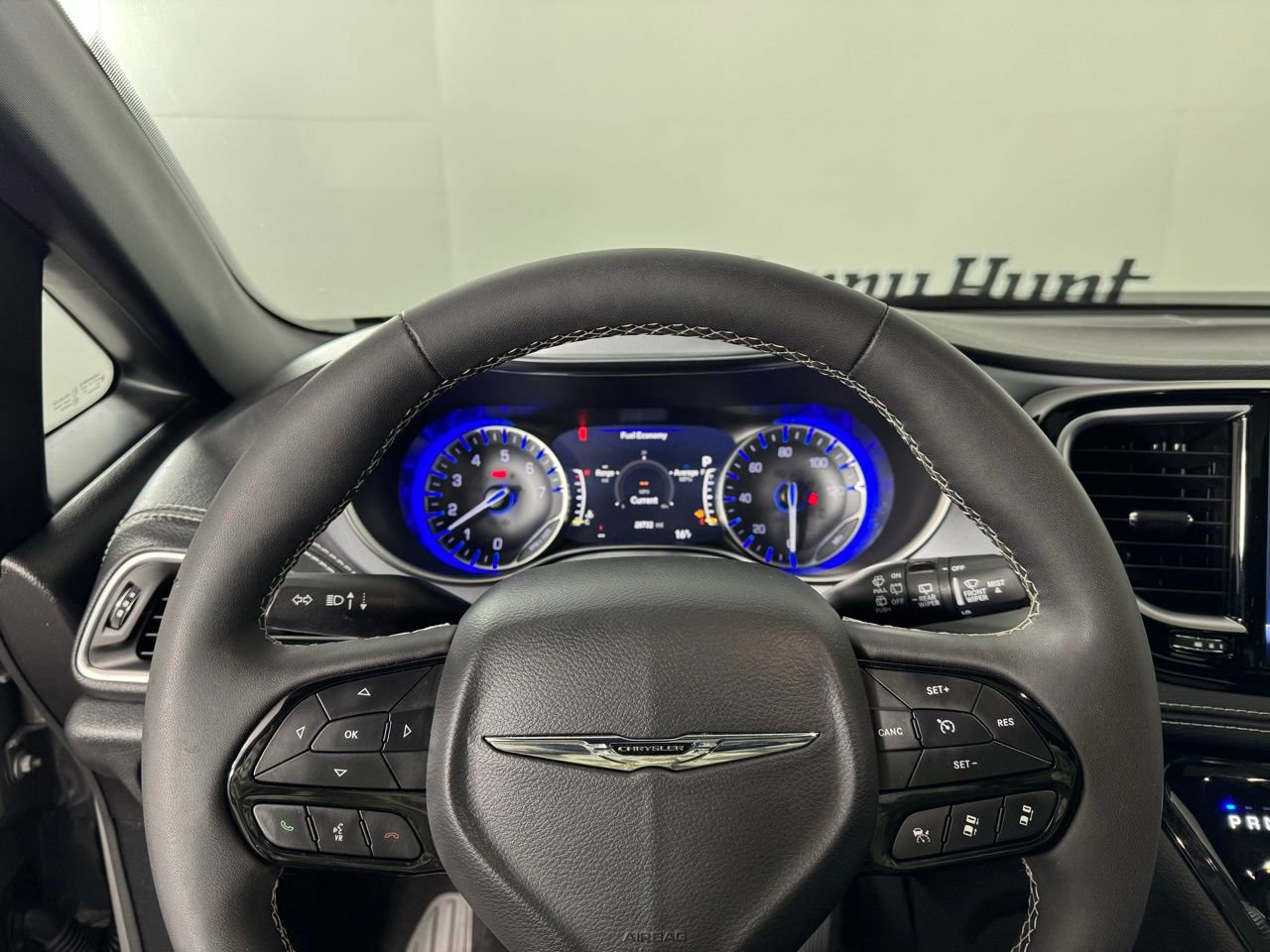 Used 2025 Chrysler Pacifica Limited image 23