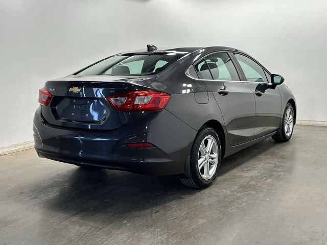 Used 2017 Chevrolet Cruze LT image 31