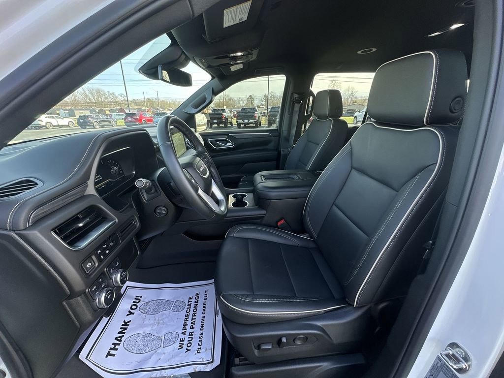 Used 2024 GMC Yukon SLT w/ SLT Luxury Package image 11