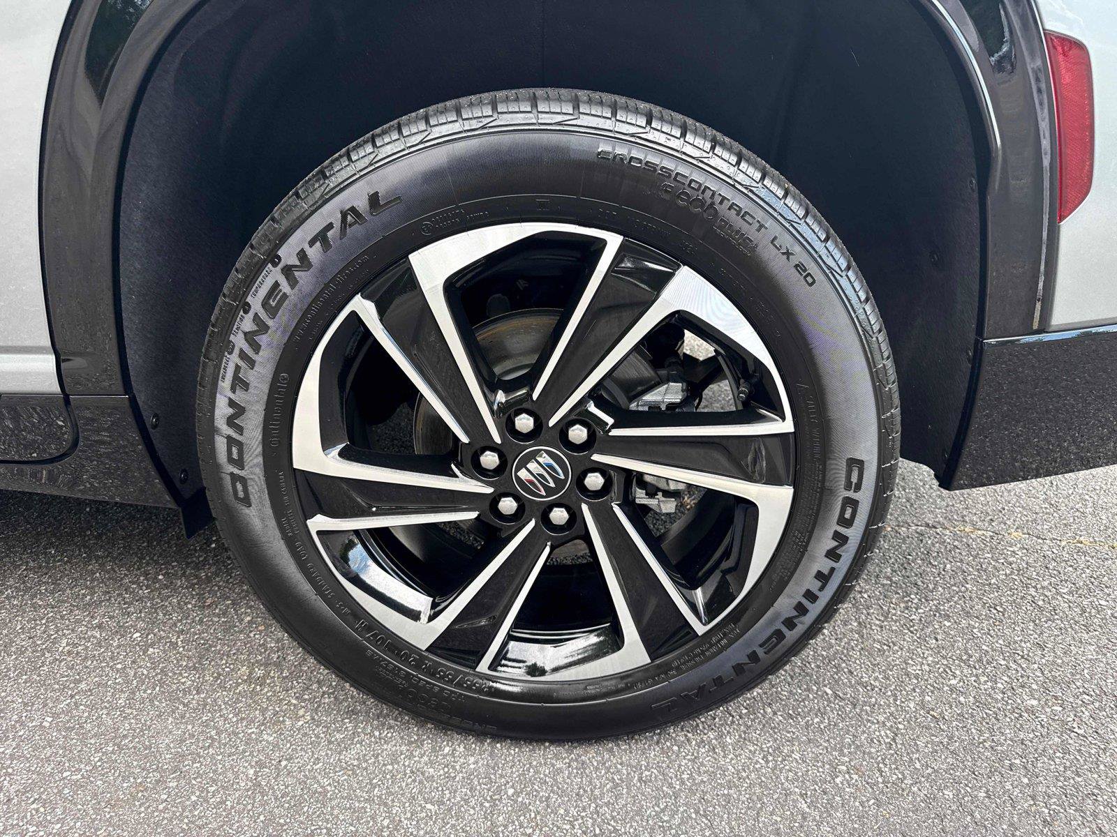 Used 2025 Buick Enclave Sport Touring FWD image 33