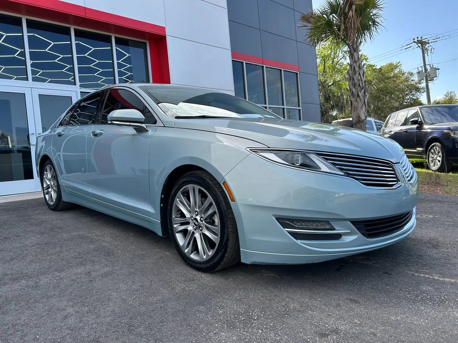 Used 2014 Lincoln MKZ Hybrid image 3