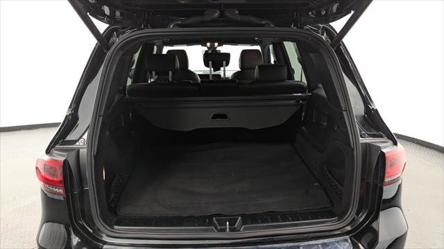 Used 2021 Mercedes-Benz GLB 250 w/ Premium Package image 18