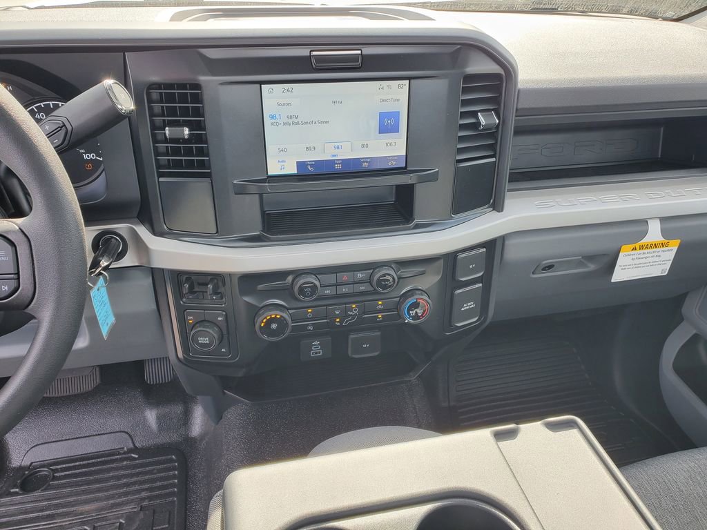 New 2026 Ford F250 XL w/ XL Chrome Package image 25