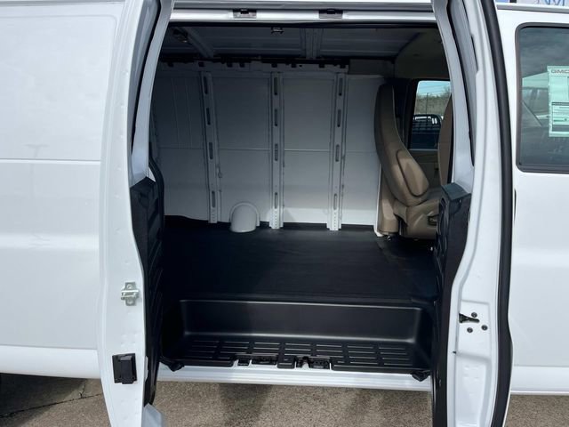 New 2025 GMC Savana 2500 Extended w/ Driver Convenience Package RWD image 15