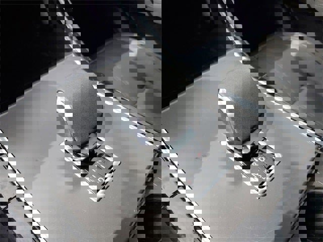 Used 2025 Land Rover Range Rover Velar Dynamic SE image 86