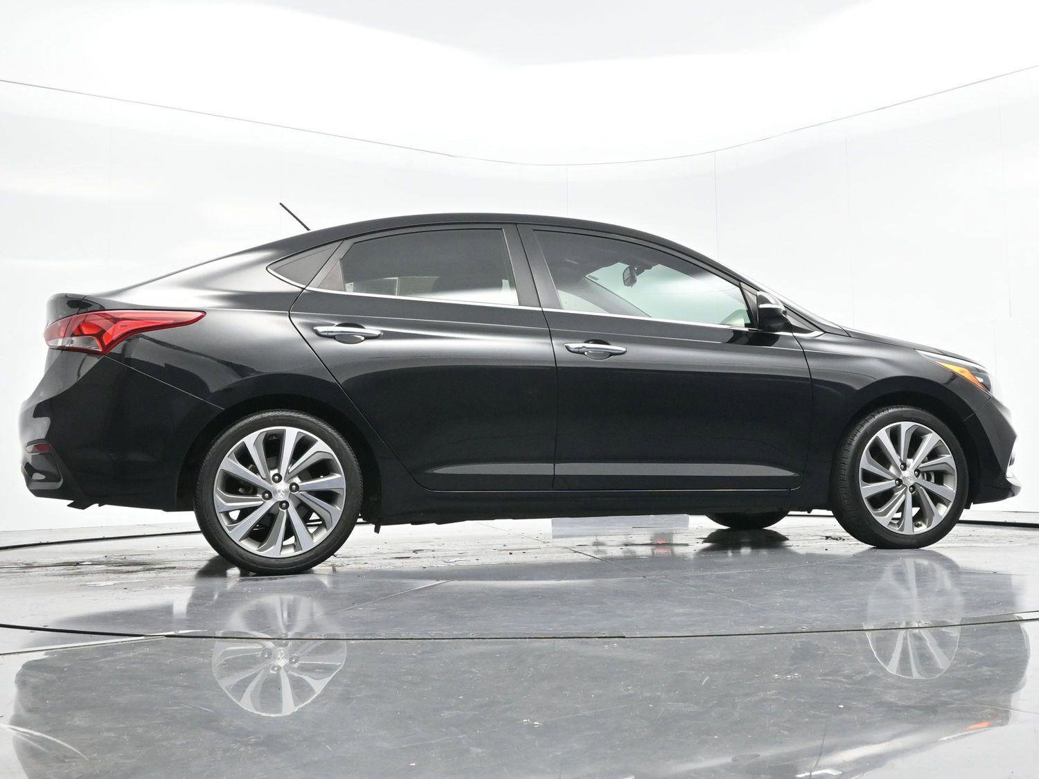 Used 2021 Hyundai Accent Limited image 51