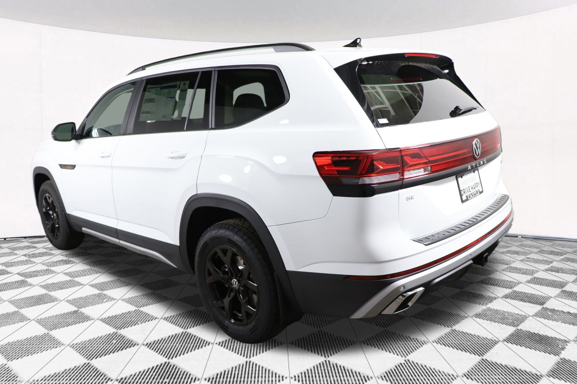 Used 2025 Volkswagen Atlas Peak Edition SE image 27