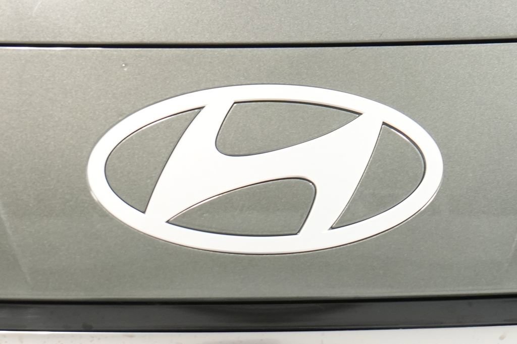 New 2026 Hyundai Elantra Limited image 11