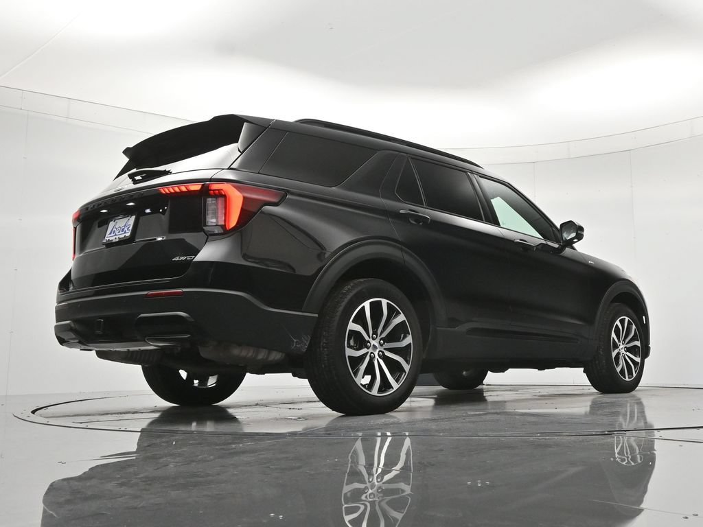 Used 2025 Ford Explorer ST-Line AWD/4WD image 41