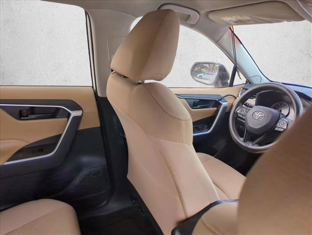 Used 2019 Toyota RAV4 LE image 15