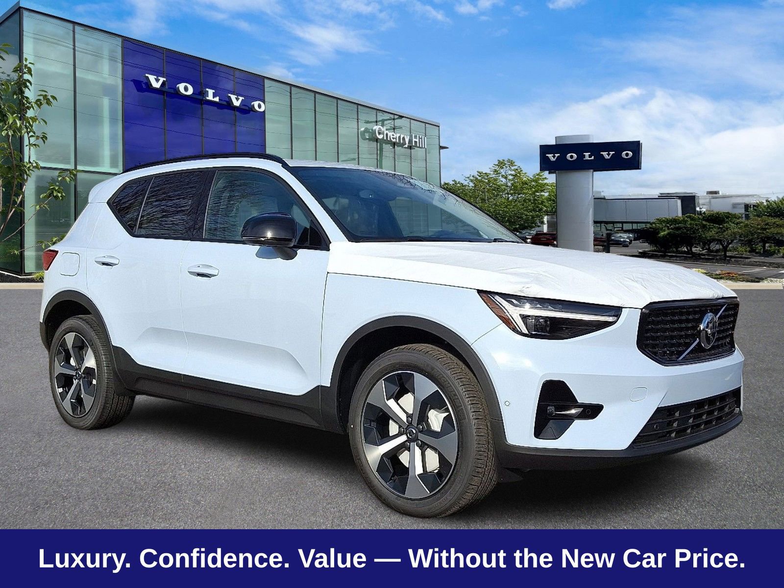 New 2026 Volvo XC40 B5 Plus w/ Protection Package Premier AWD/4WD video 1