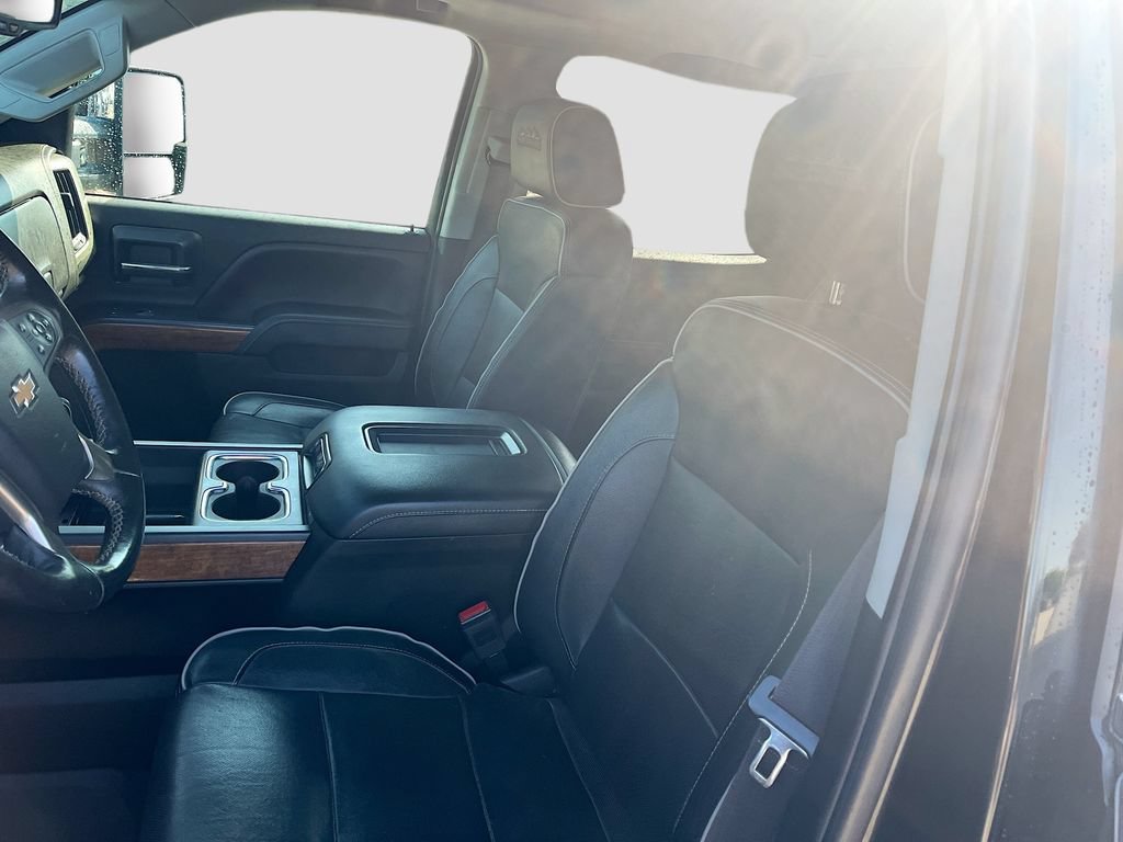 Used 2019 Chevrolet Silverado 2500 High Country w/ Duramax Plus Package AWD/4WD image 19