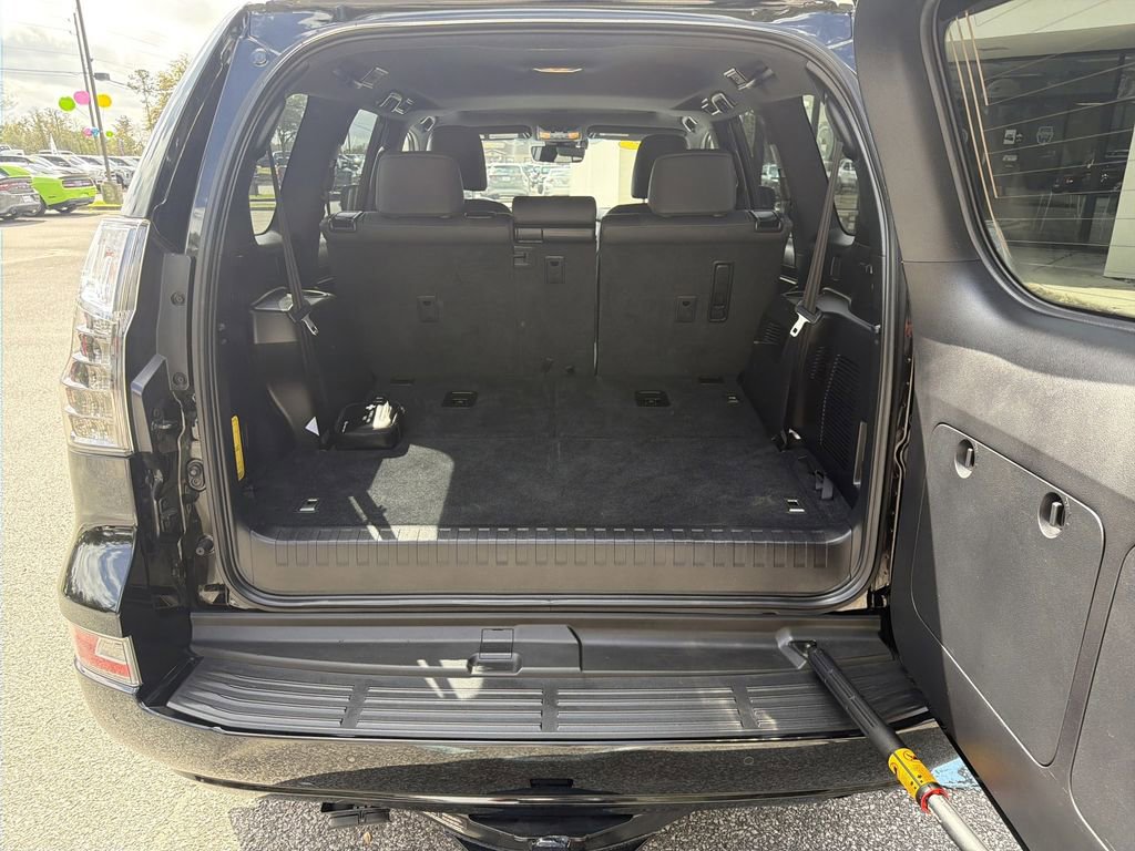 Used 2021 Lexus GX 460 Premium w/ Premium Package image 18