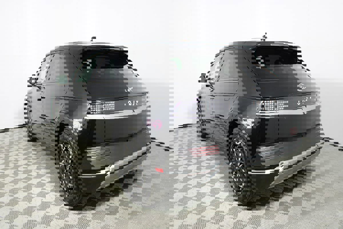 Used 2024 Hyundai Ioniq 5 SE image 33