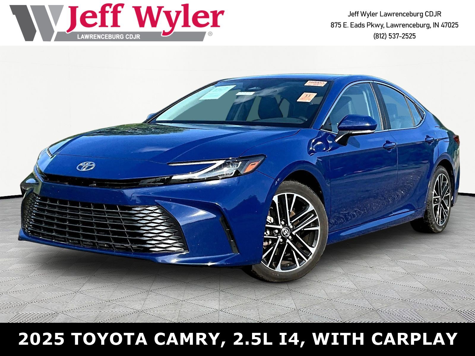 Used 2025 Toyota Camry XLE FWD image 1