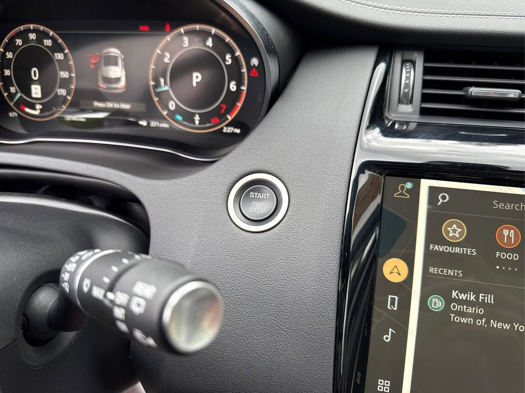 Used 2024 Jaguar E-PACE R-Dynamic SE image 35