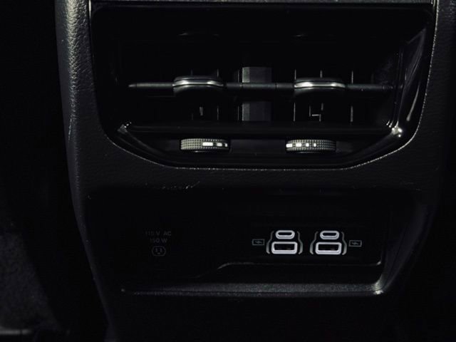 Used 2025 Jeep Grand Cherokee Altitude image 20