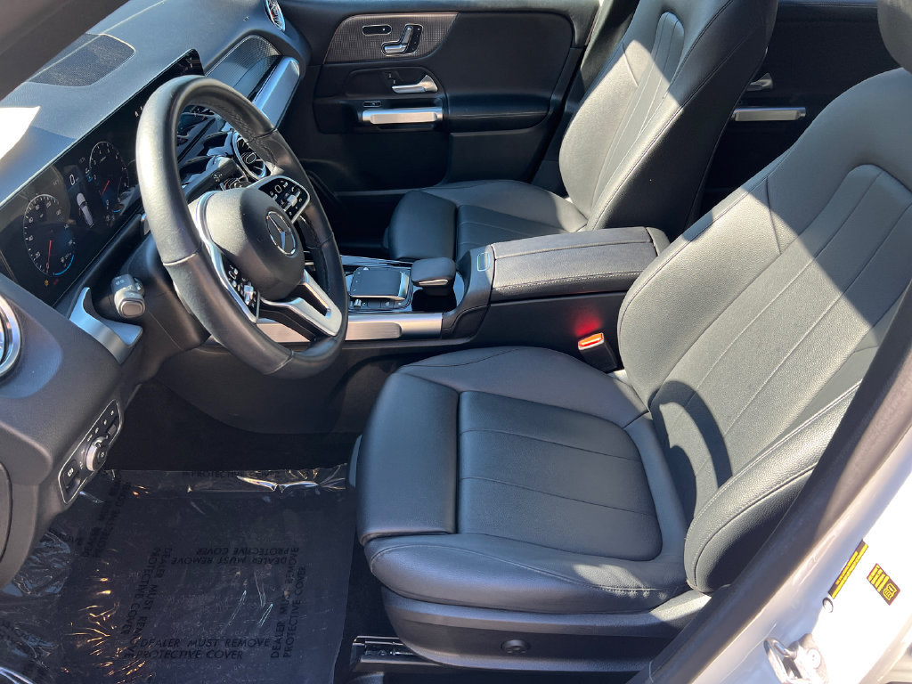 Used 2023 Mercedes-Benz GLB 250 w/ Premium Package image 9