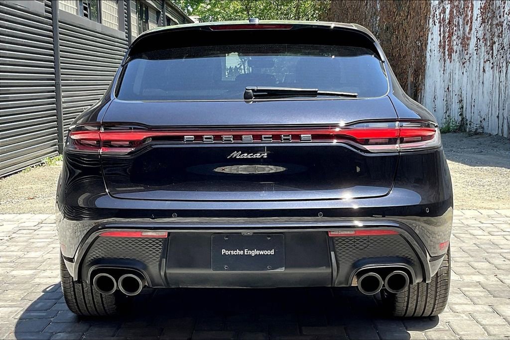 Certified 2025 Porsche Macan image 9