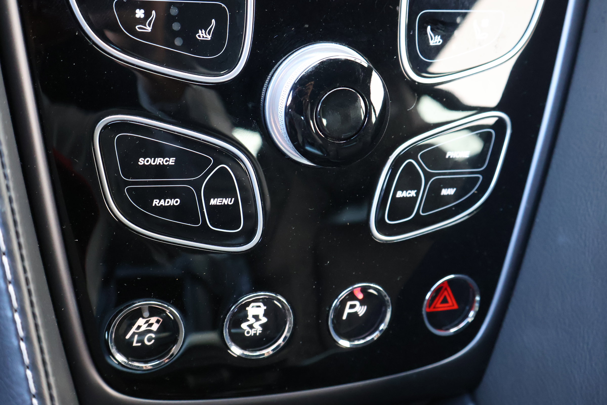 Used 2014 Aston Martin Vanquish Coupe image 26