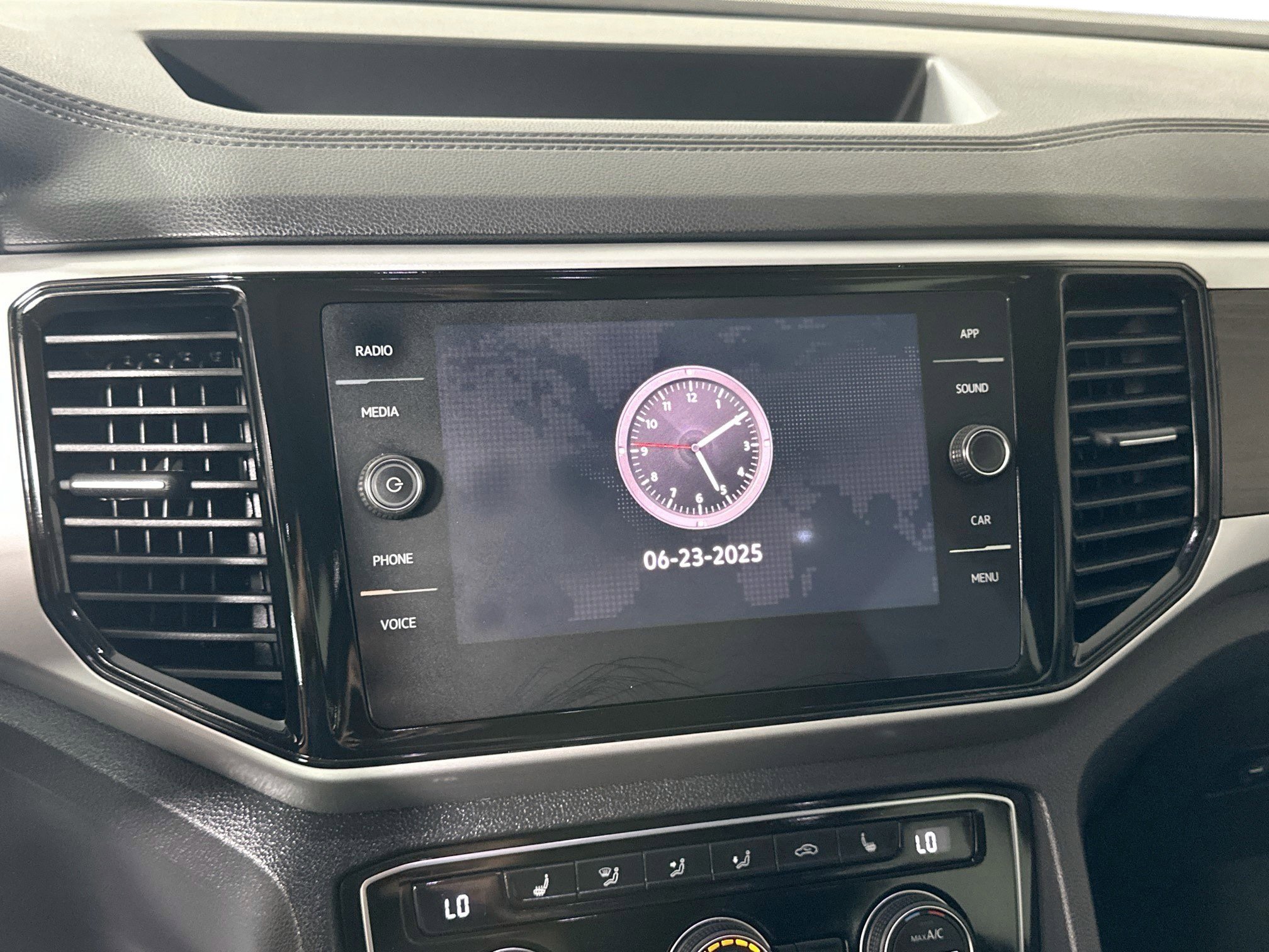 Used 2023 Volkswagen Atlas SE w/ Panoramic Sunroof Package image 10