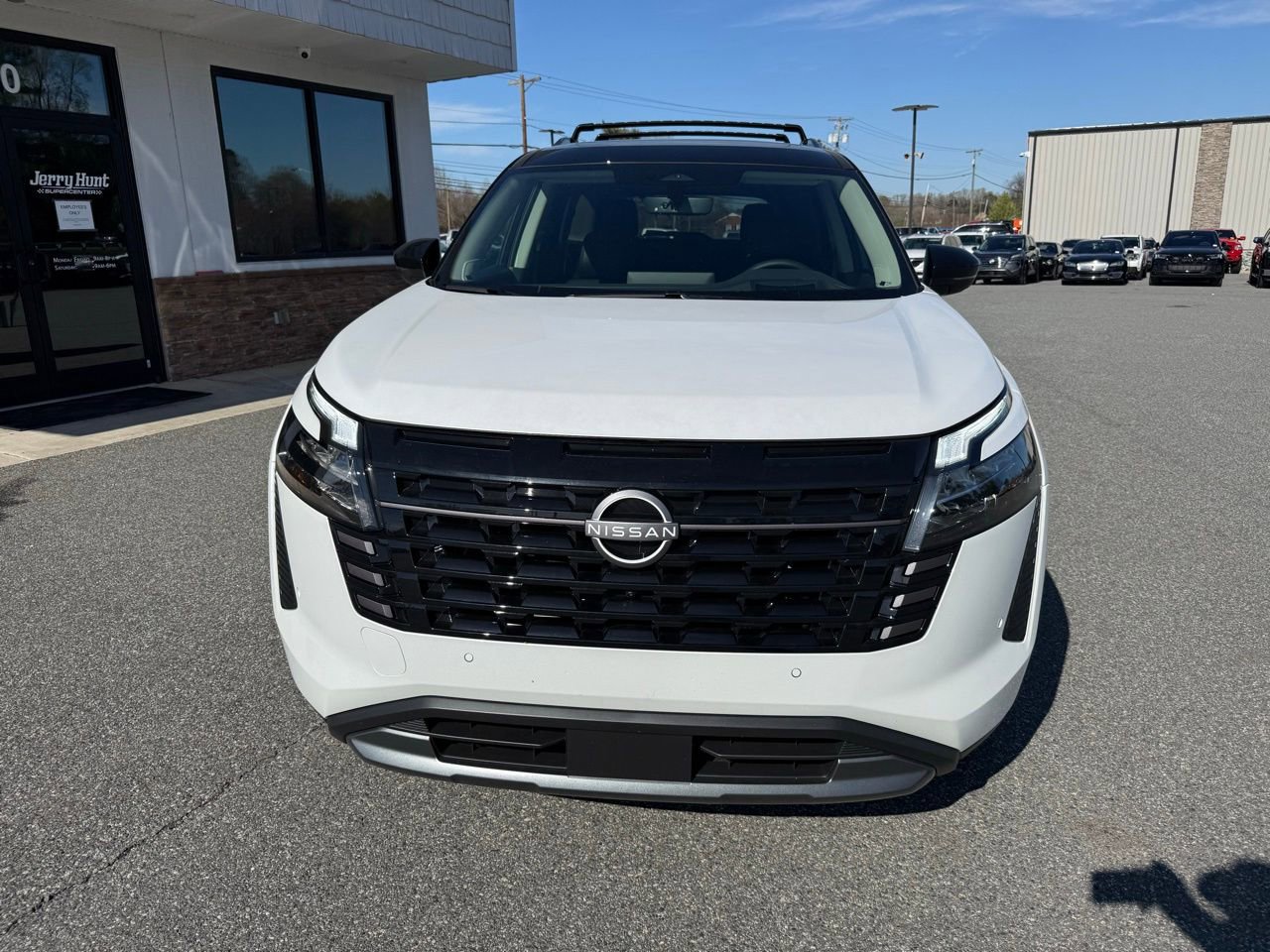 Used 2026 Nissan Pathfinder Platinum image 10