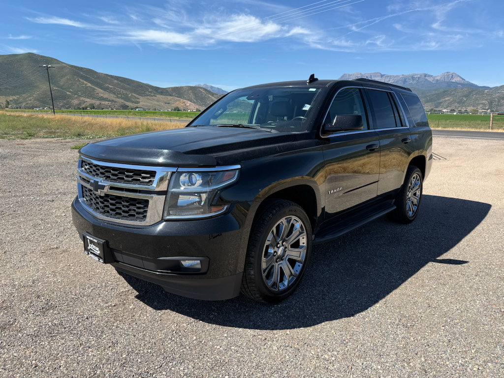 Used 2016 Chevrolet Tahoe LT w/ Luxury Package AWD/4WD image 3