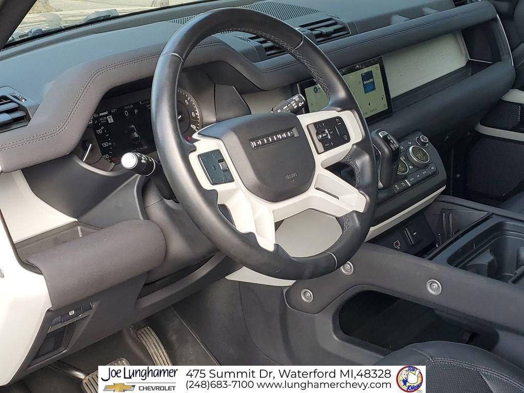 Used 2023 Land Rover Defender 110 SE image 10
