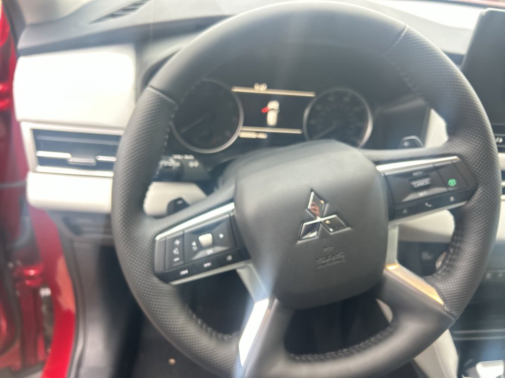 New 2026 Mitsubishi Outlander SE FWD image 16