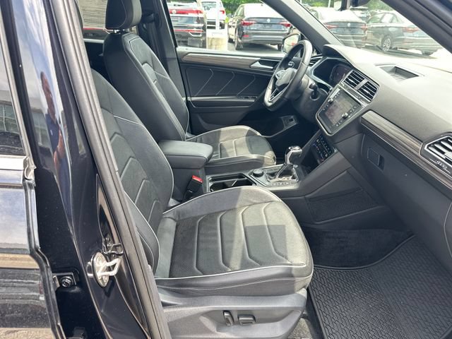 Certified 2023 Volkswagen Tiguan SEL R-Line AWD/4WD image 38