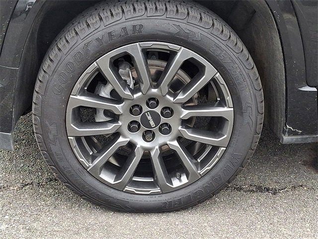 Used 2023 GMC Acadia Denali w/ Black Diamond Edition image 8