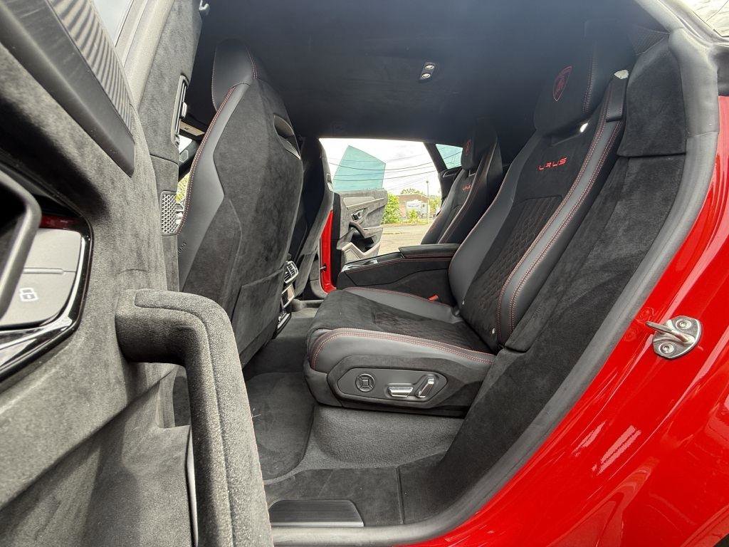 Used 2024 Lamborghini Urus Performante AWD/4WD image 21