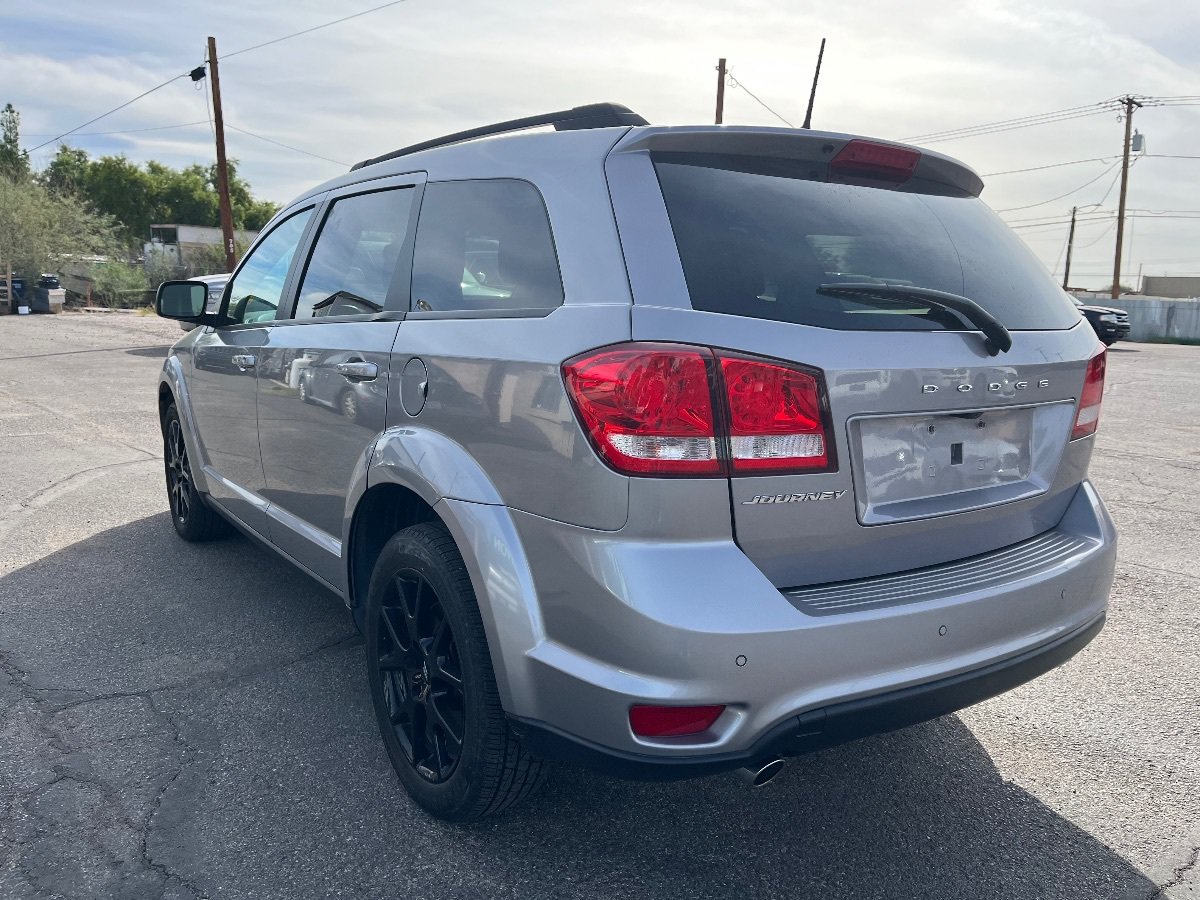 Used 2019 Dodge Journey SE FWD image 5