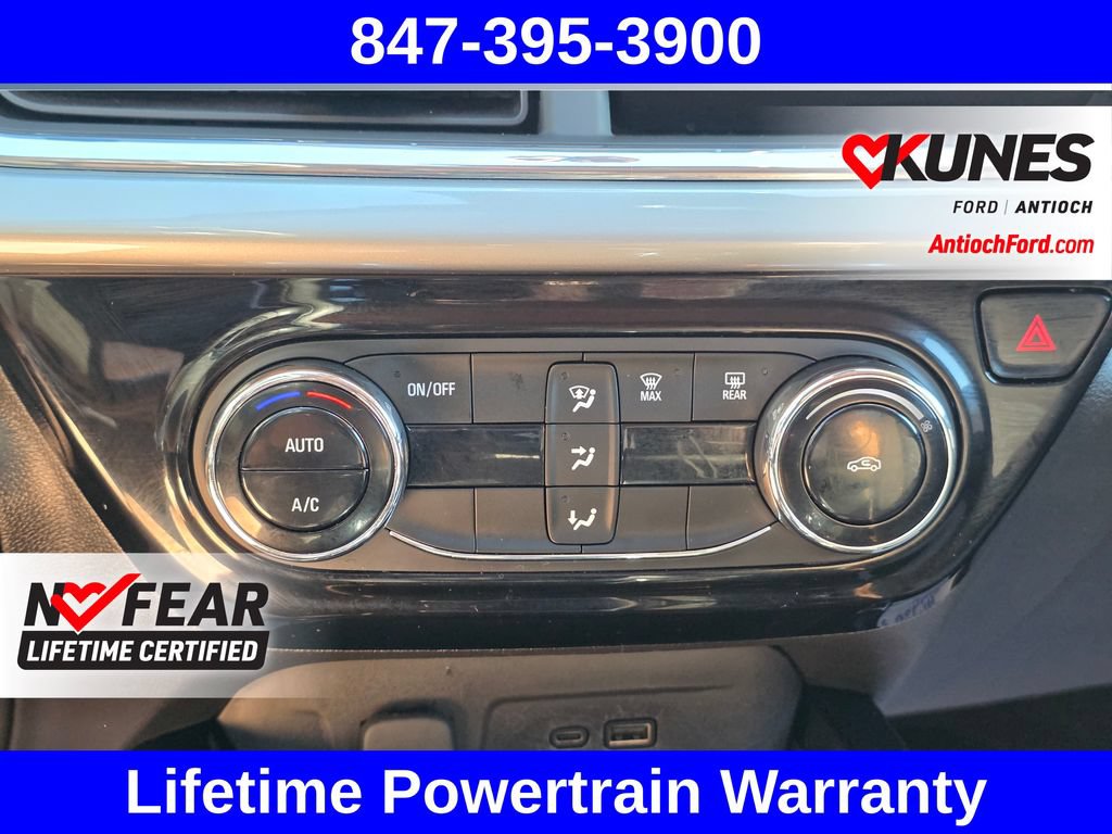 Used 2025 Chevrolet Trax LT FWD image 51