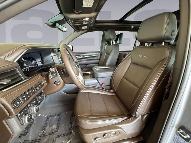 Used 2024 GMC Yukon XL Denali w/ Advanced Technology Package AWD/4WD image 10