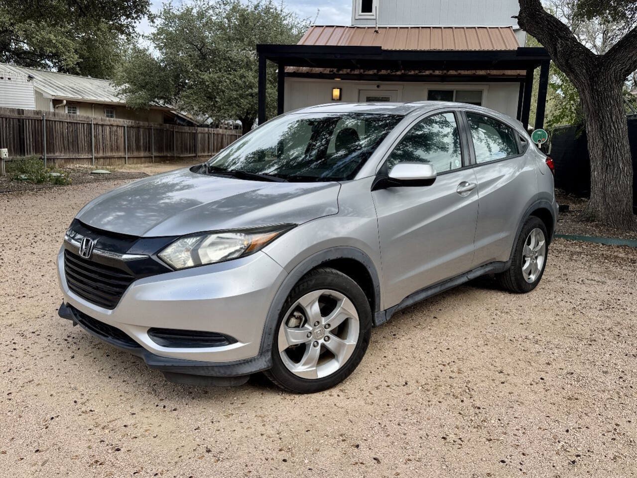 Used 2016 Honda HR-V LX image 2