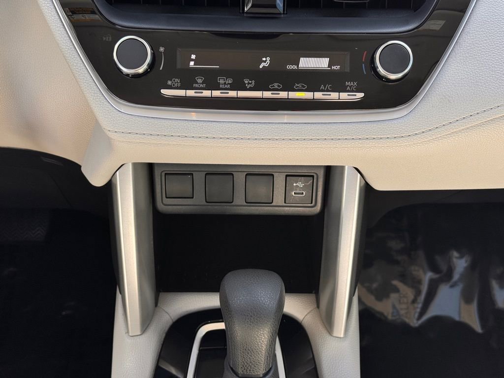 Used 2024 Toyota Corolla Cross L image 26