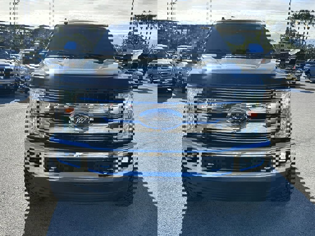 Used 2019 Ford F250 Lariat w/ Lariat Ultimate Package image 3