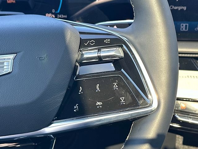 New 2026 Cadillac Optiq Luxury 1 image 6