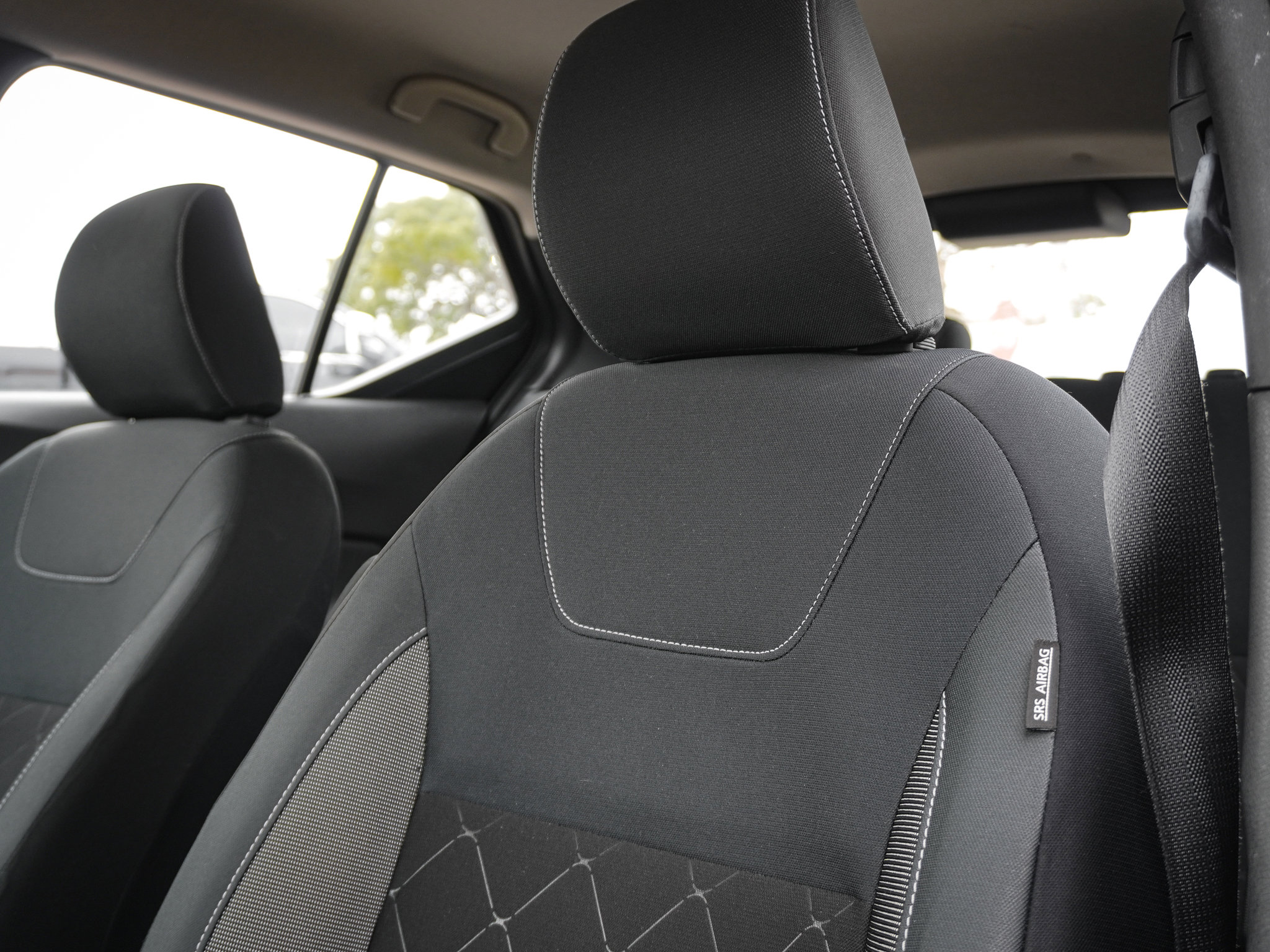 Used 2019 Nissan Kicks S image 17