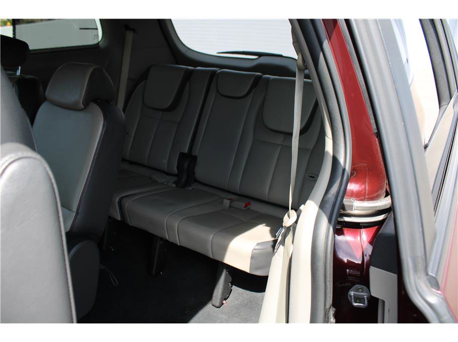 Used 2017 Kia Sedona LX w/ LX Essentials Premium Package FWD image 12
