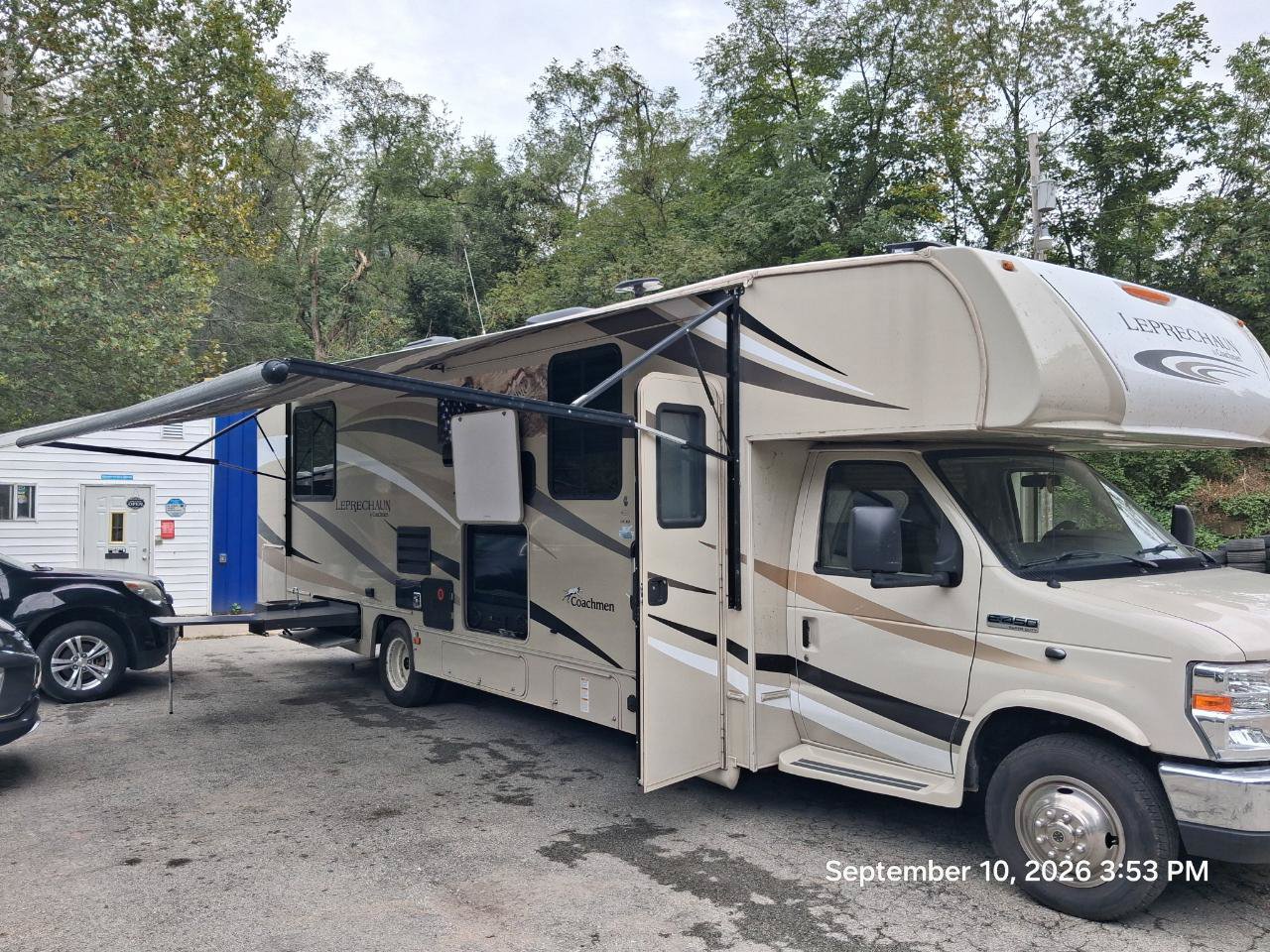 Used 2018 Ford E-450 and Econoline 450 Super Duty w/ Motorhome Prep Package RWD image 38