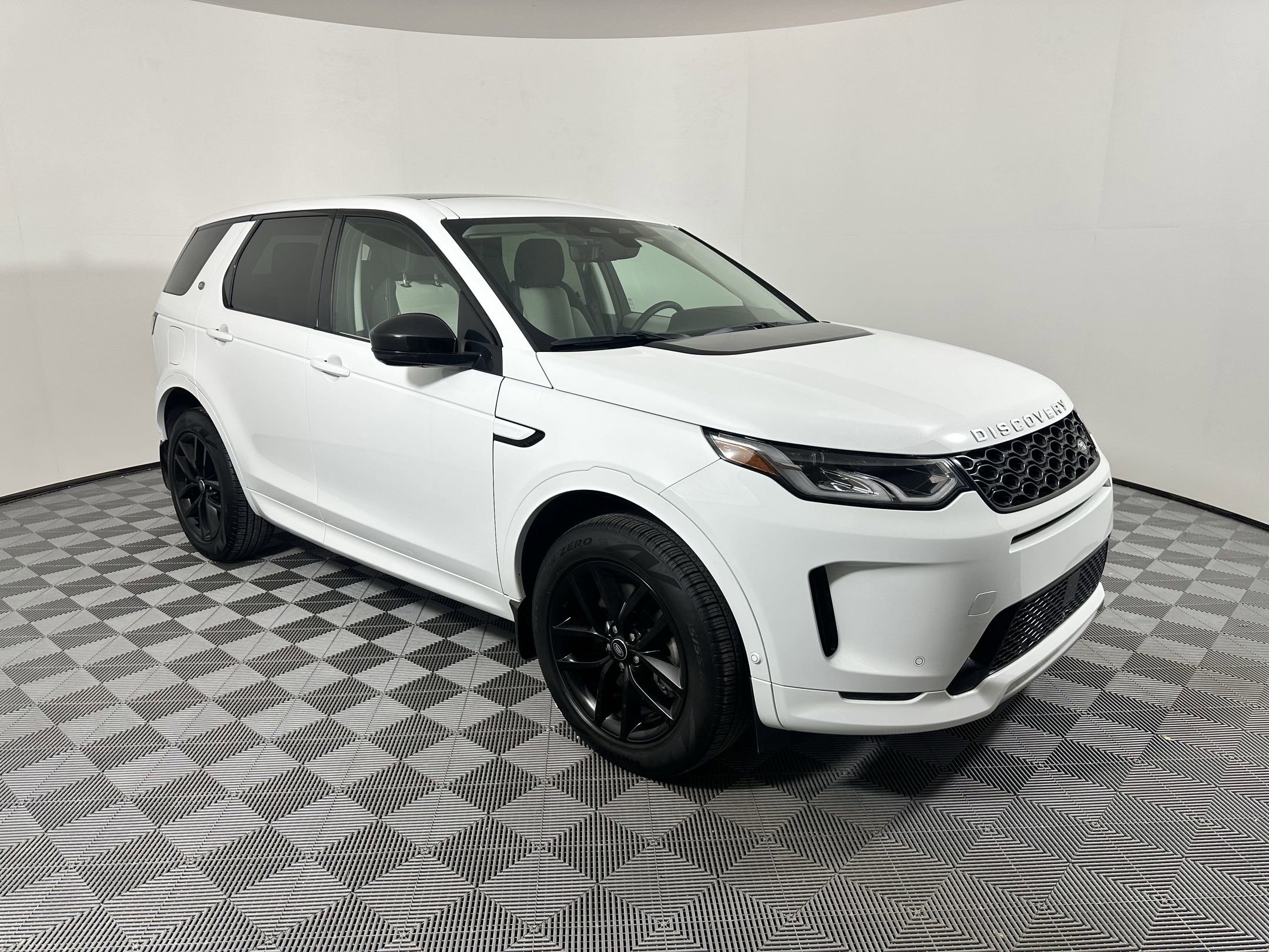 Certified 2024 Land Rover Discovery Sport S image 6