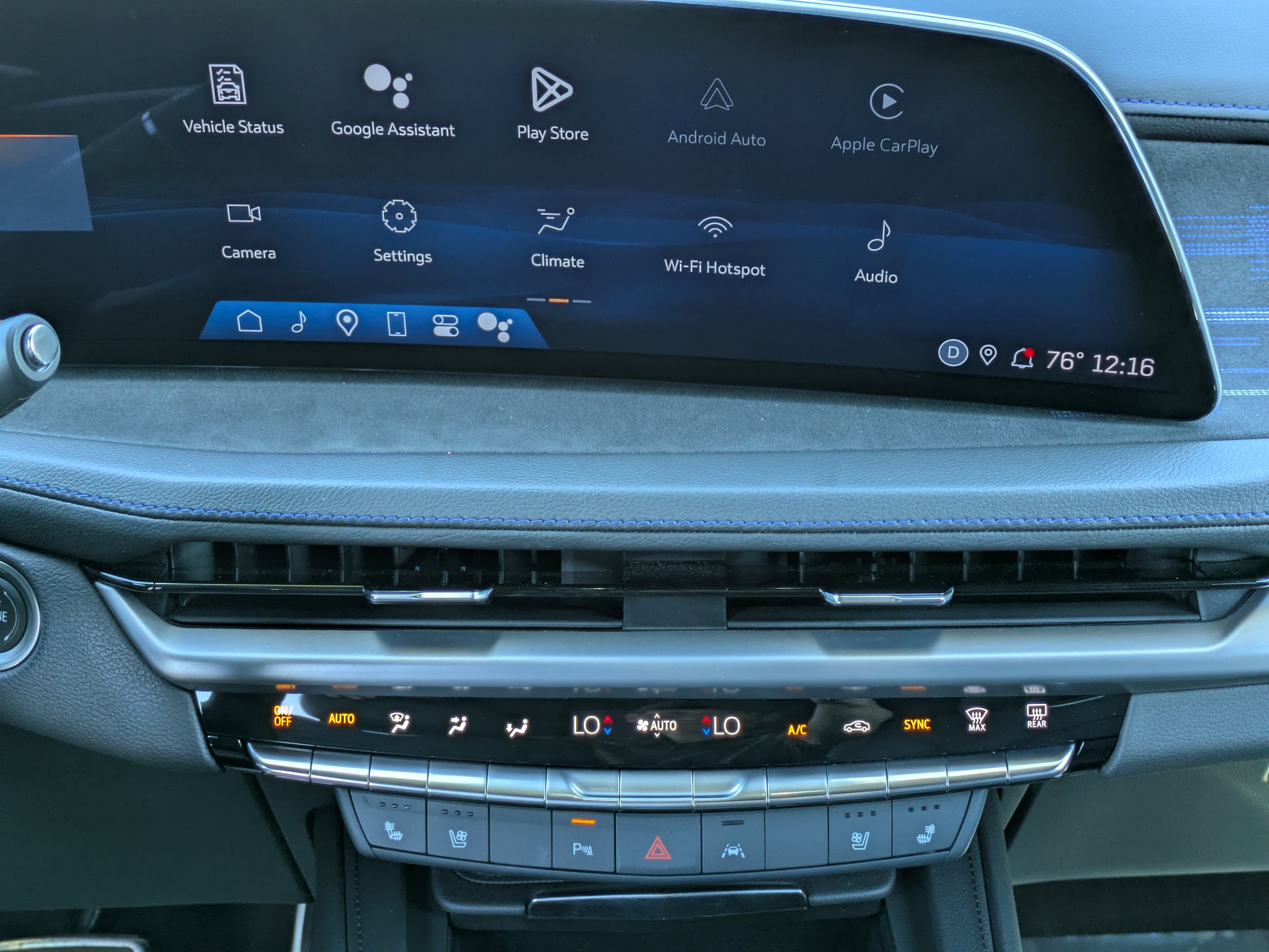 Certified 2024 Cadillac XT4 Sport FWD image 17