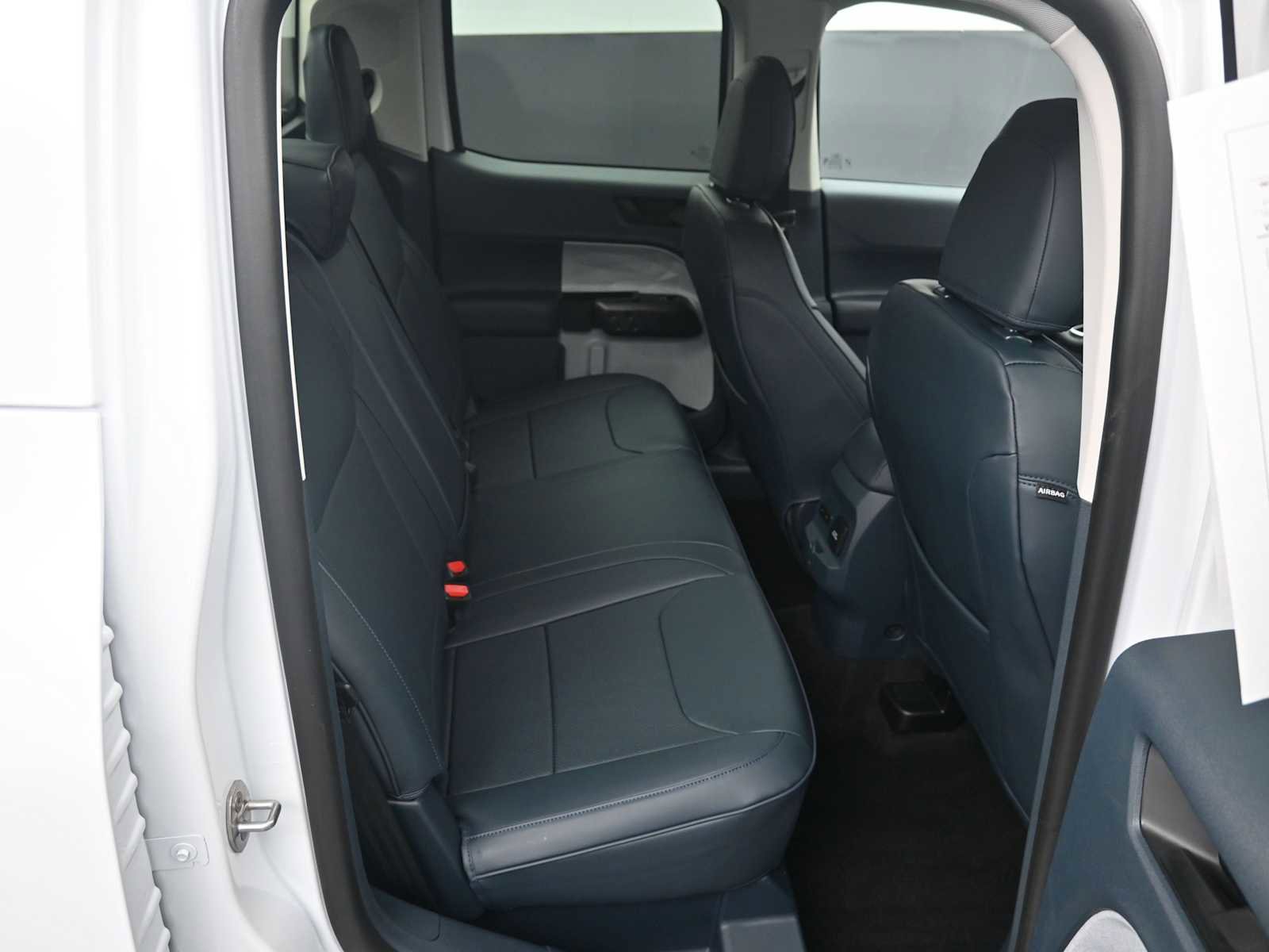 Used 2025 Ford Maverick XLT w/ XLT Luxury Package image 10