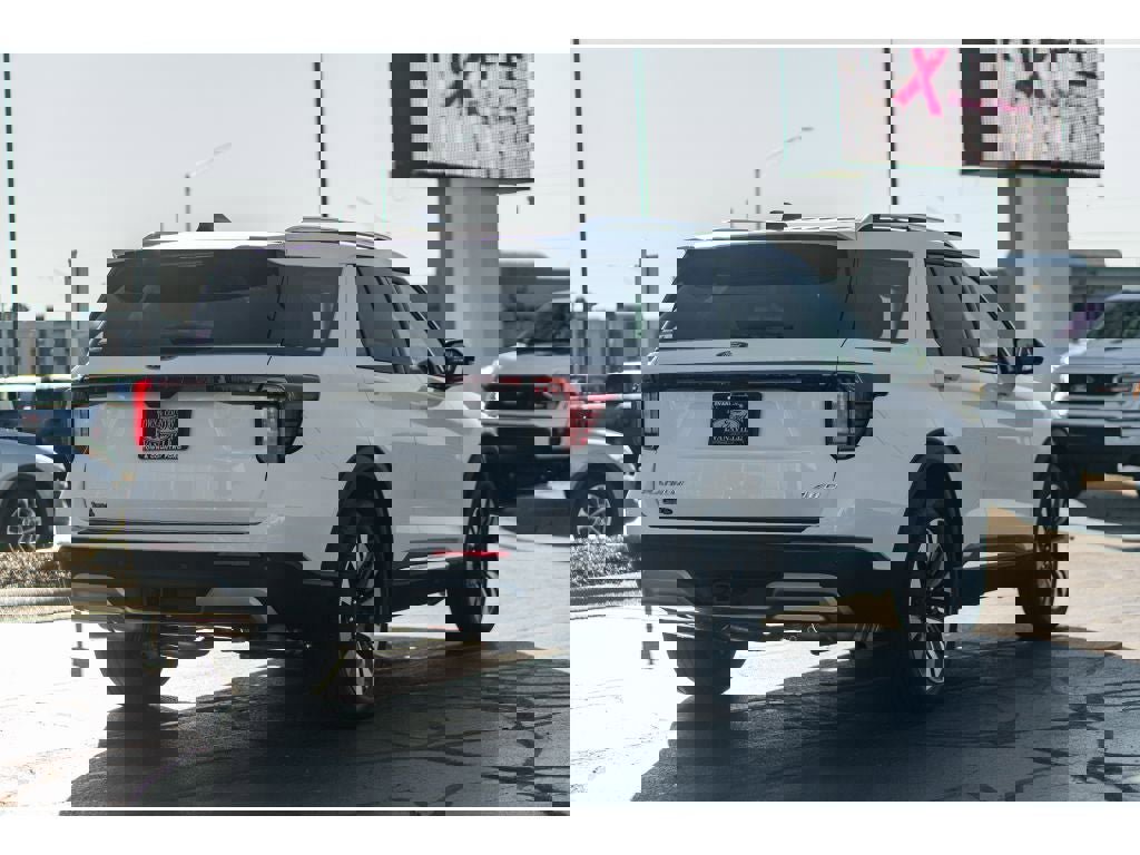 New 2026 Ford Explorer Platinum image 4