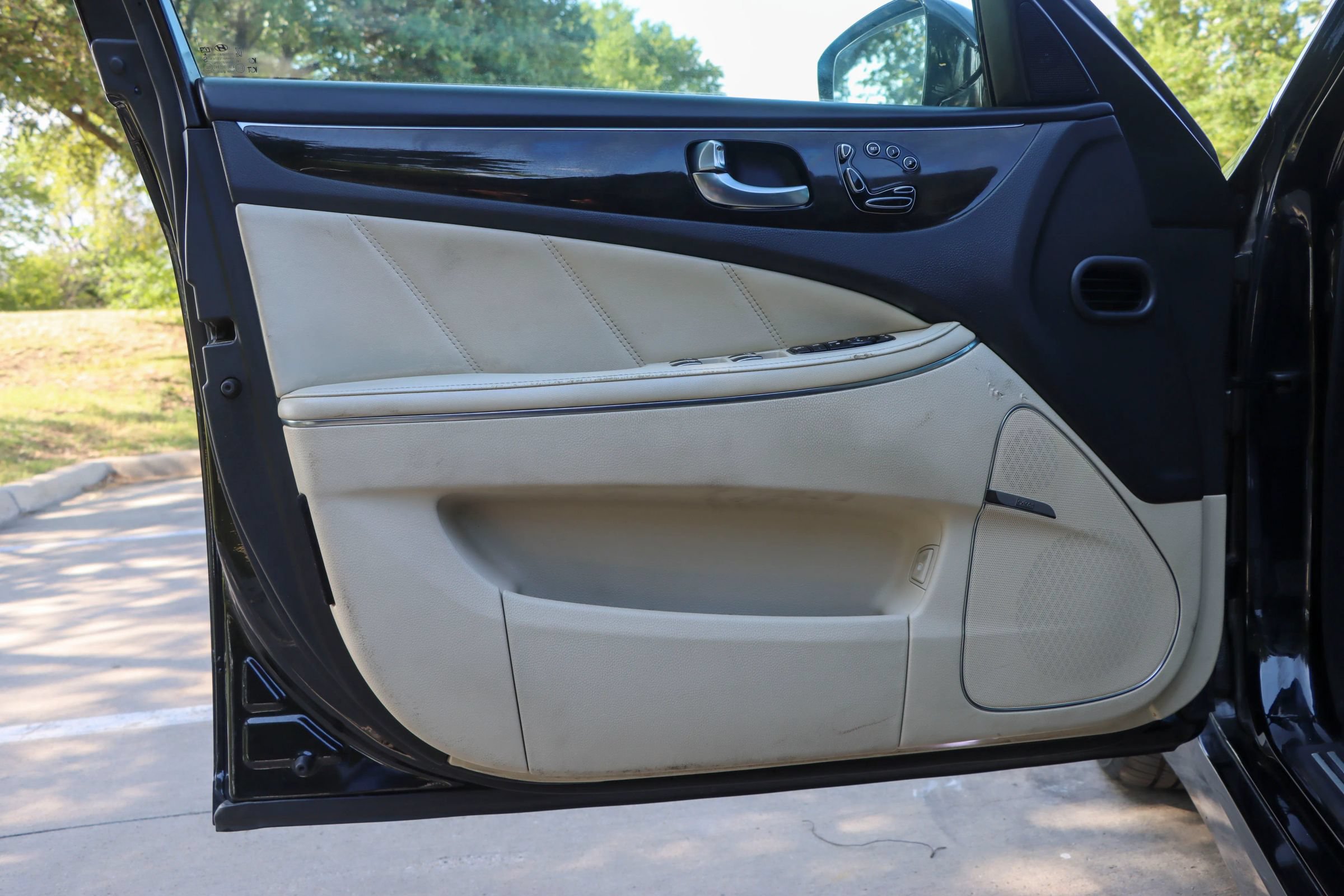 Used 2016 Hyundai Equus Ultimate RWD image 13