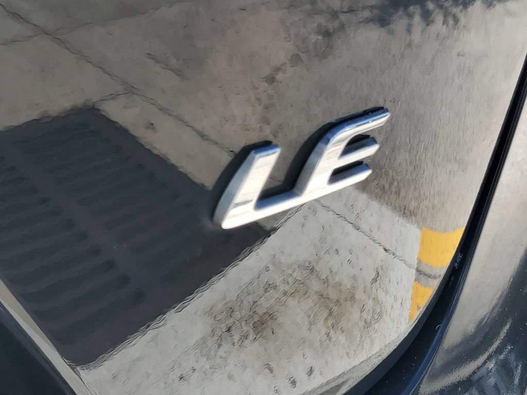 Used 2025 Toyota Corolla LE FWD image 8