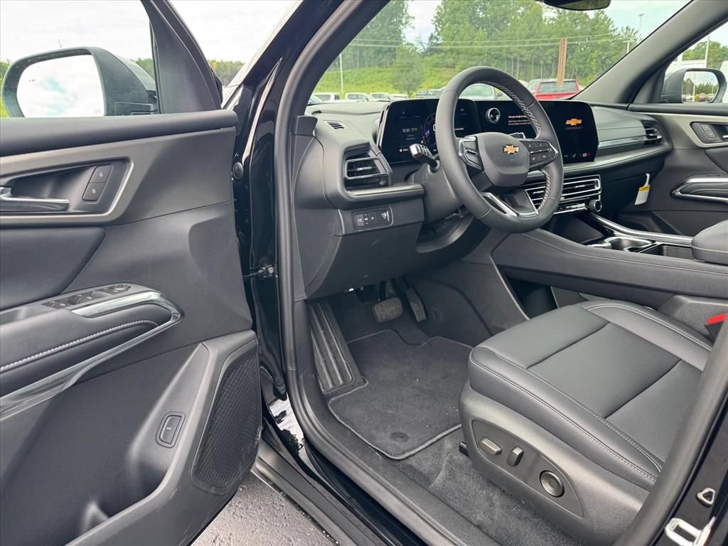 New 2027 Chevrolet Traverse LT FWD image 11