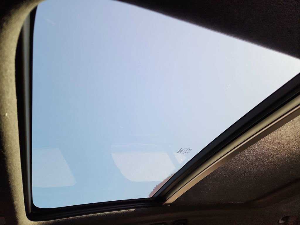 Used 2020 Volvo XC40 T5 R-Design w/ Protection Package Premier image 24